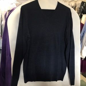 V neck sweater
